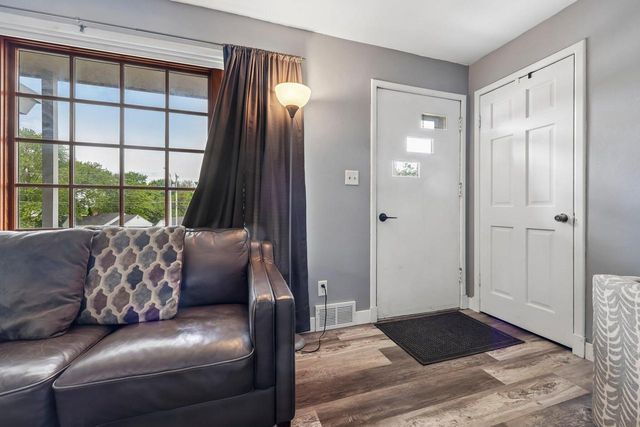 1817 E Main STREET, Waukesha, WI 53186