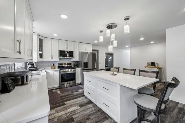 1817 E Main STREET, Waukesha, WI 53186