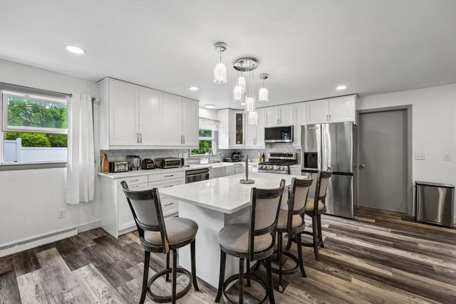 1817 E Main STREET, Waukesha, WI 53186