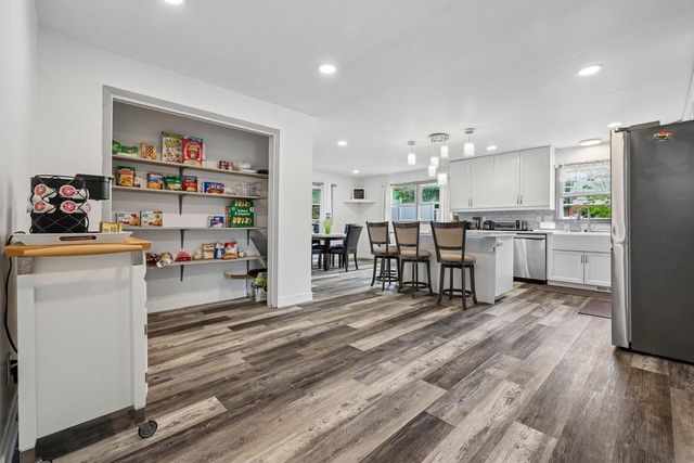 1817 E Main STREET, Waukesha, WI 53186