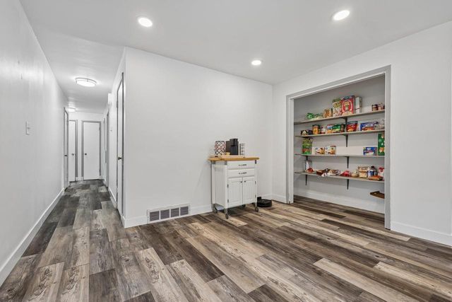1817 E Main STREET, Waukesha, WI 53186