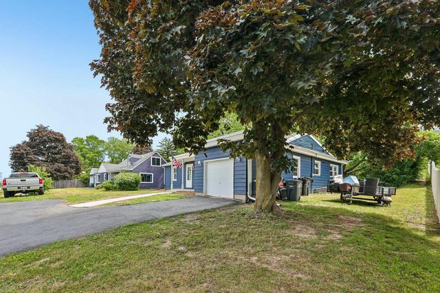 1817 E Main STREET, Waukesha, WI 53186