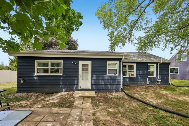1817 E Main STREET, Waukesha, WI 53186