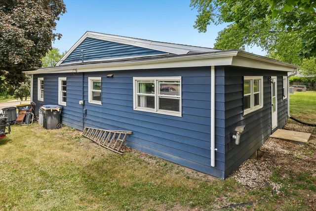 1817 E Main STREET, Waukesha, WI 53186