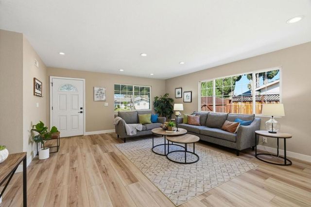 252 Vineyard Drive, San Jose, CA 95119