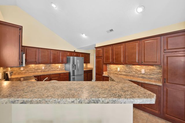 2853 Villa Lane, Benton Harbor, MI 49022