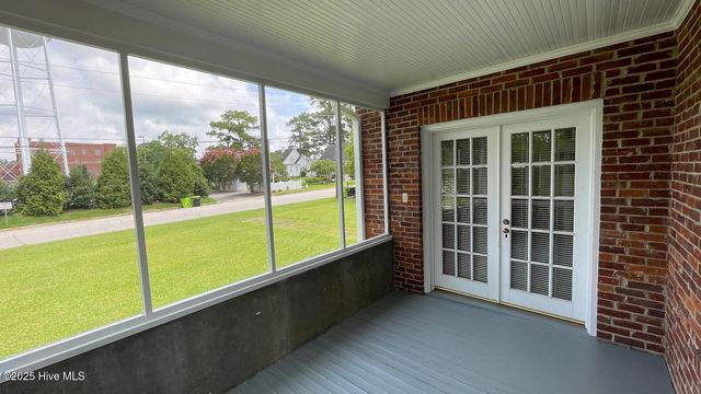 109 W Wyche Street, Whiteville, NC 28472