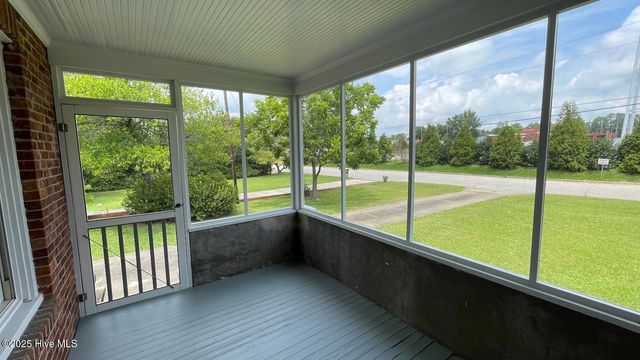 109 W Wyche Street, Whiteville, NC 28472