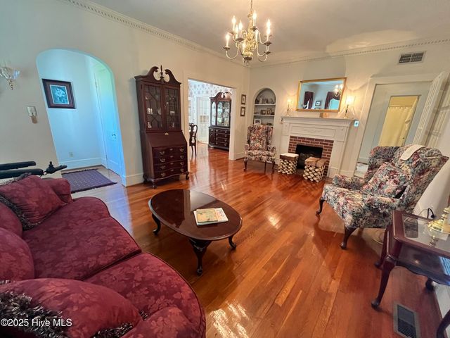 109 W Wyche Street, Whiteville, NC 28472