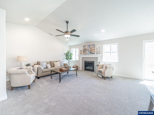 3206 S 13th St, Lebanon, OR 97355