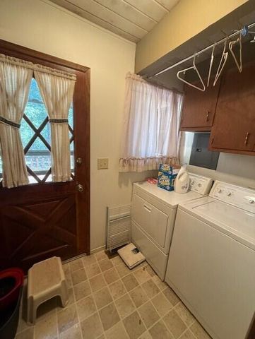 279 Placer Drive, Trinity Center, CA 96091