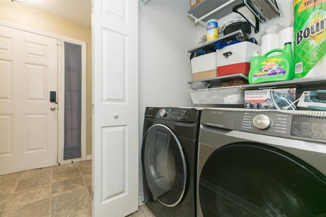 9922 ASHBURN LAKE DRIVE, Tampa, FL 33610