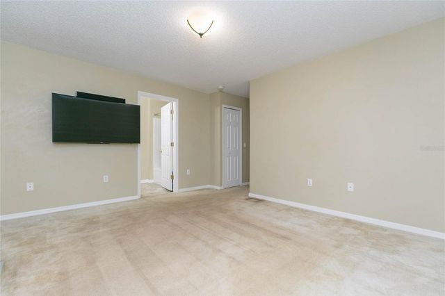 9922 ASHBURN LAKE DRIVE, Tampa, FL 33610