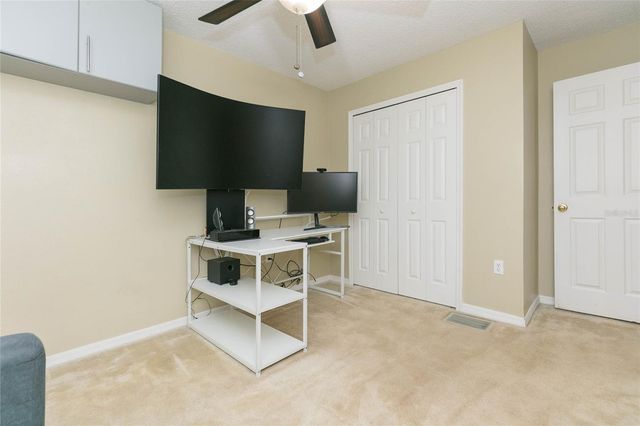 9922 ASHBURN LAKE DRIVE, Tampa, FL 33610