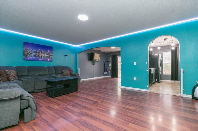 9922 ASHBURN LAKE DRIVE, Tampa, FL 33610