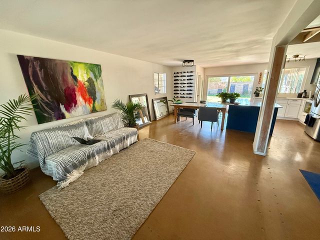 225 W ALICE Avenue W, Phoenix, AZ 85021