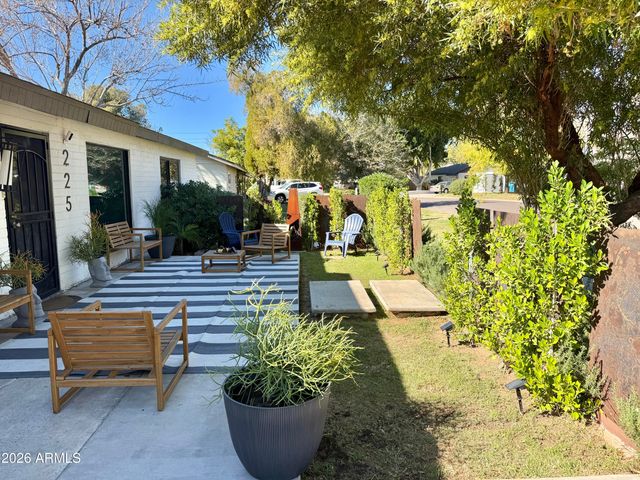 225 W ALICE Avenue W, Phoenix, AZ 85021