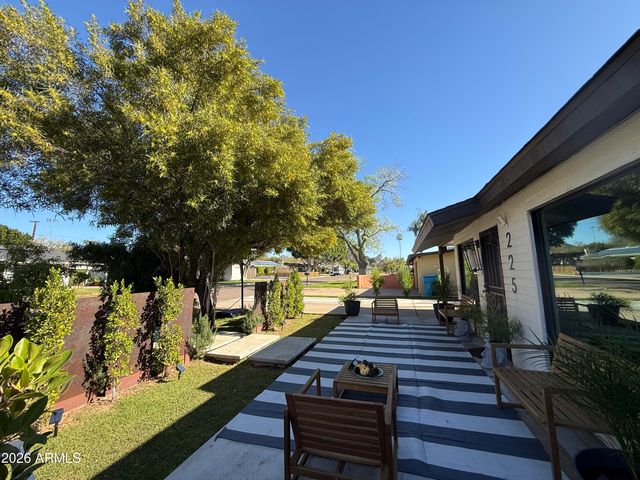 225 W ALICE Avenue W, Phoenix, AZ 85021
