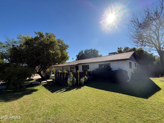 225 W ALICE Avenue W, Phoenix, AZ 85021