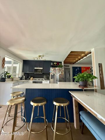 225 W ALICE Avenue W, Phoenix, AZ 85021