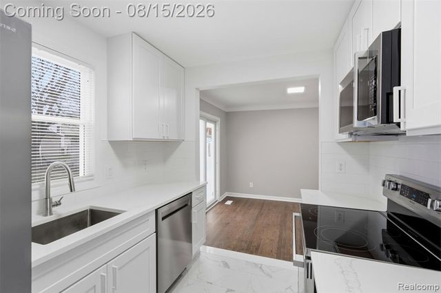 3050 Catalpa Drive, Berkley, MI 48072