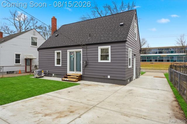 3050 Catalpa Drive, Berkley, MI 48072
