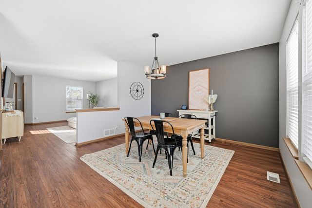 379 Stone Hollow Drive, Poplar Grove, IL 61065