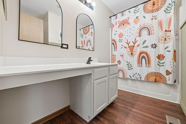 379 Stone Hollow Drive, Poplar Grove, IL 61065