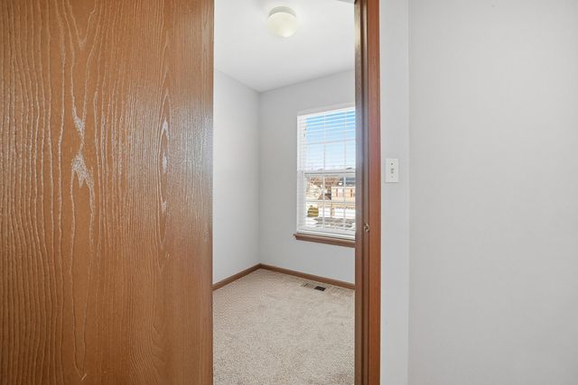 379 Stone Hollow Drive, Poplar Grove, IL 61065