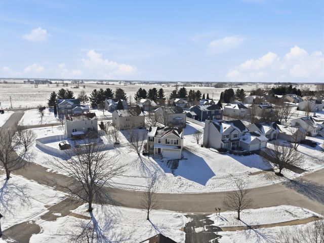 379 Stone Hollow Drive, Poplar Grove, IL 61065