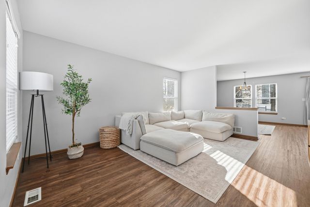 379 Stone Hollow Drive, Poplar Grove, IL 61065