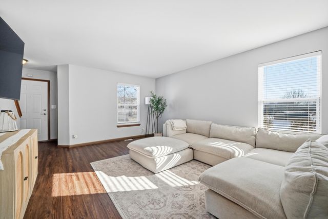 379 Stone Hollow Drive, Poplar Grove, IL 61065