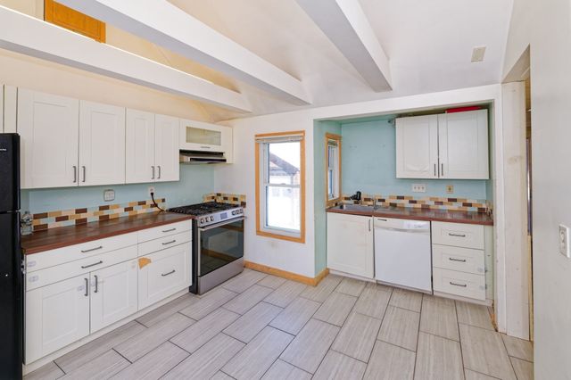 7 Cross St, Natick, MA 01760