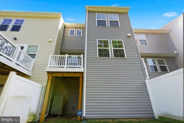 27 TATE MANOR DR, Charles Town, WV 25414