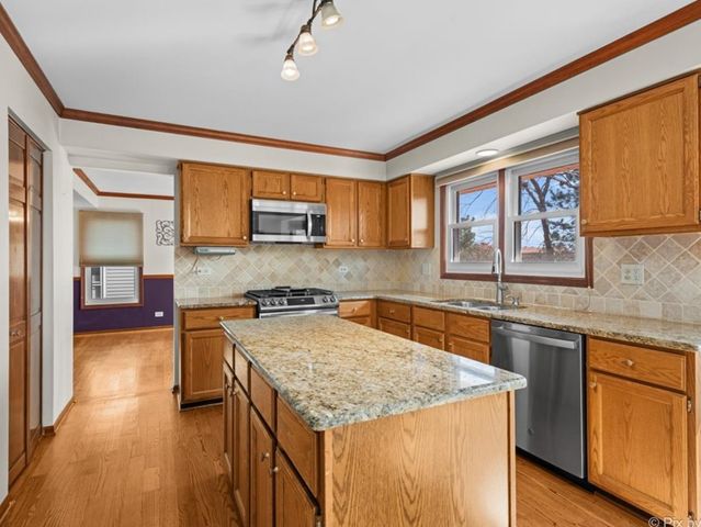 113 S Windham Lane, Bloomingdale, IL 60108