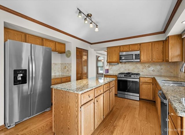 113 S Windham Lane, Bloomingdale, IL 60108