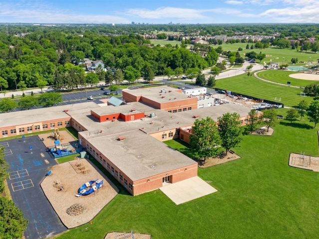 113 S Windham Lane, Bloomingdale, IL 60108