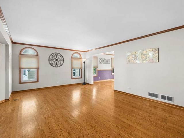 113 S Windham Lane, Bloomingdale, IL 60108