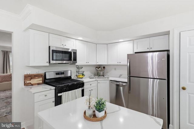 7814 LAMBKIN CT, Lorton, VA 22079