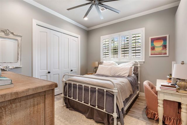 11 Turtle Cove Court, Kingwood, TX 77346