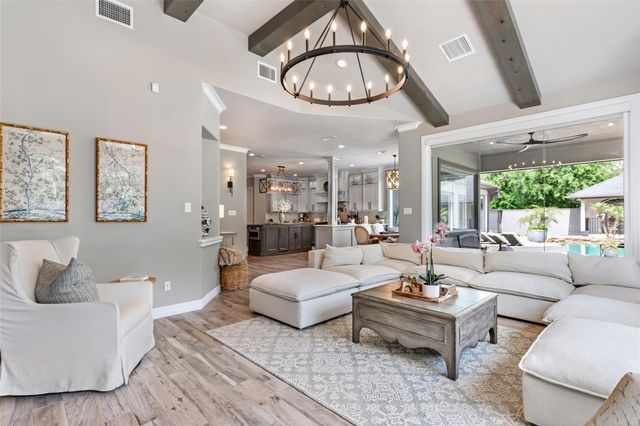 11 Turtle Cove Court, Kingwood, TX 77346