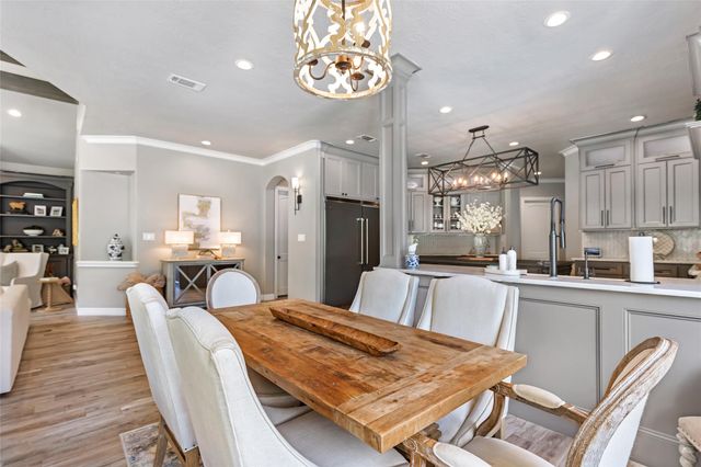 11 Turtle Cove Court, Kingwood, TX 77346