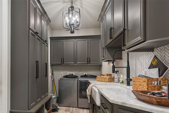 11 Turtle Cove Court, Kingwood, TX 77346