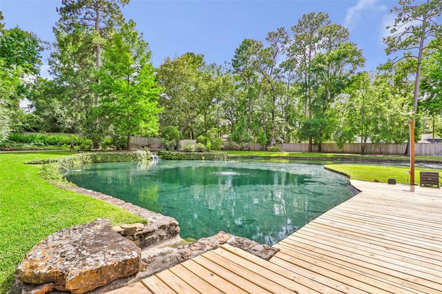 11 Turtle Cove Court, Kingwood, TX 77346