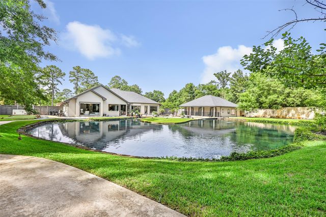 11 Turtle Cove Court, Kingwood, TX 77346