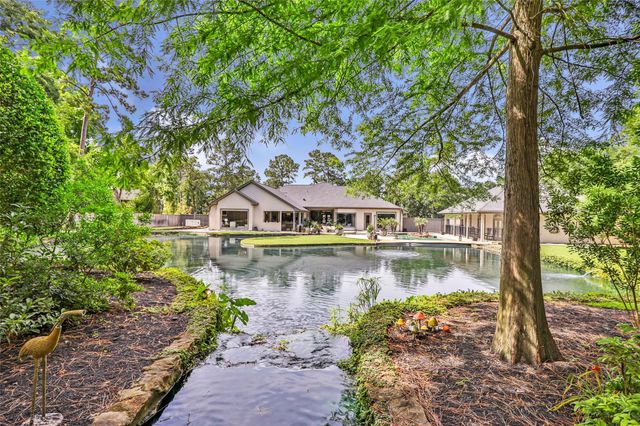 11 Turtle Cove Court, Kingwood, TX 77346