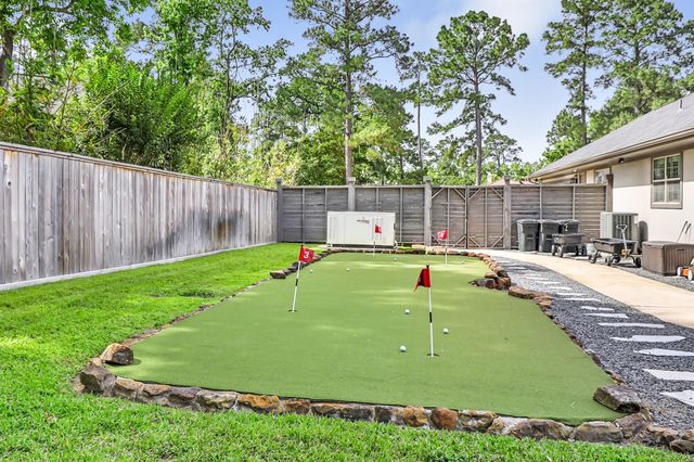 11 Turtle Cove Court, Kingwood, TX 77346