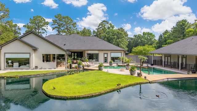 11 Turtle Cove Court, Kingwood, TX 77346
