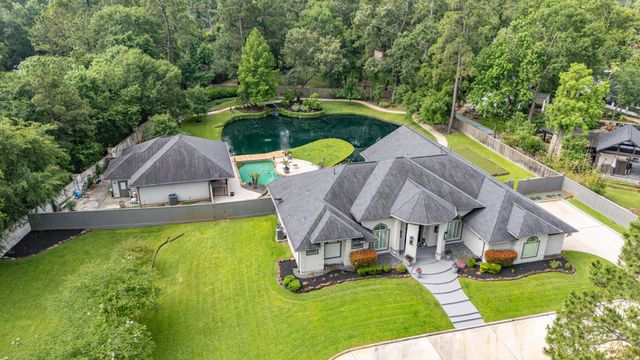 11 Turtle Cove Court, Kingwood, TX 77346