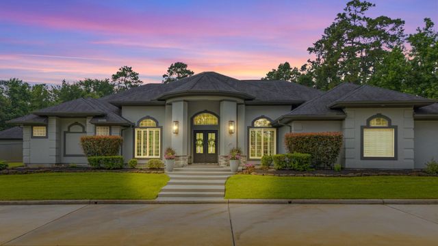 11 Turtle Cove Court, Kingwood, TX 77346